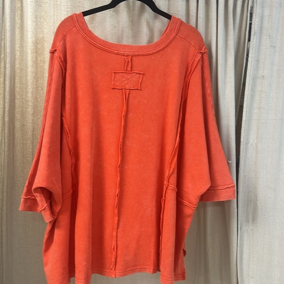 NWT Tomato Mineral Wash V-Neck - Easel - Picture 2 of 5